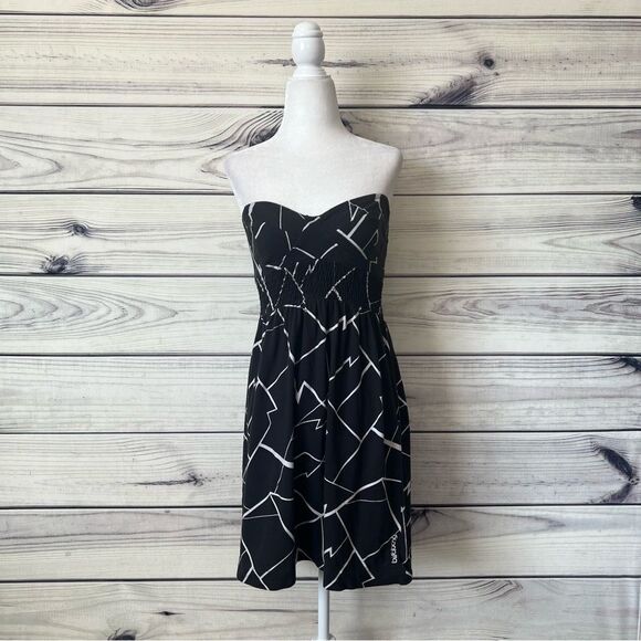 Billabong Black & White Patterned Strapless Dress - Picture 1 of 8